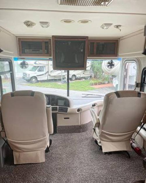 Motor Home Listing: 2003 fleetwood expedition