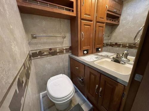 Motor Home Listing: 2004 coachmen mirada
