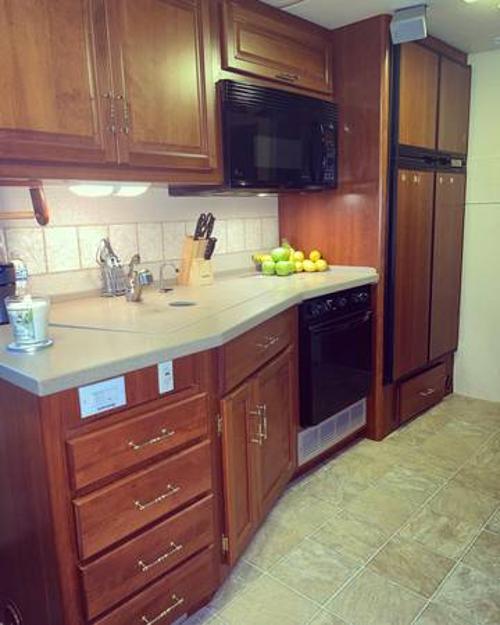 Motor Home Listing: 2003 fleetwood expedition