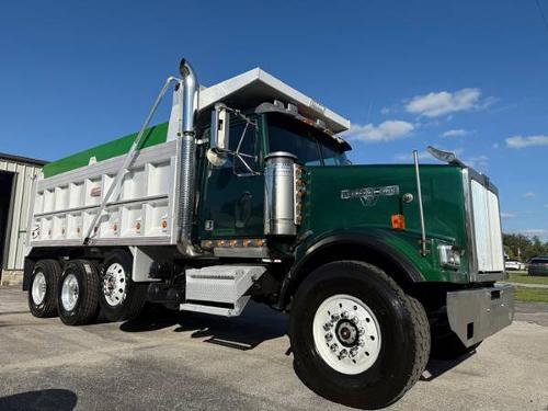 Commercial Truck / Light & Heavy Equipment Listing: 2004 western star dump truck