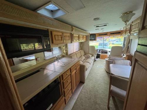 Motor Home Listing: 2001 monaco roadmaster