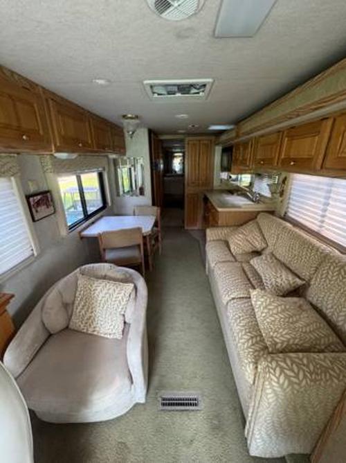 Motor Home Listing: 2001 monaco roadmaster