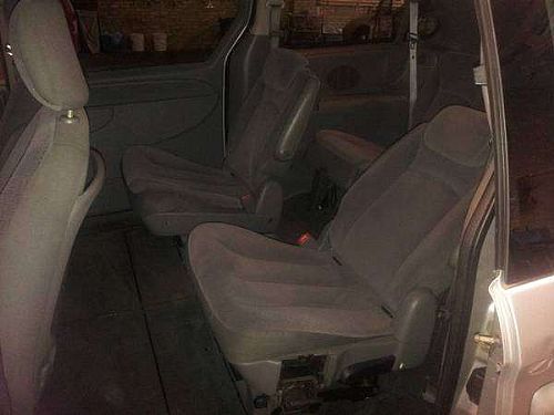  Listing: 2005 dodge truck - van - suv caravan