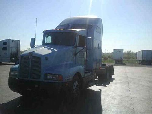 Commercial Truck / Light & Heavy Equipment Listing: 2004 kenworth t600