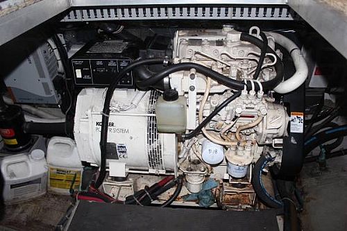 Sail Boat / Yacht / Cruising Boats Listing: 1998 carver 405 motor yacht