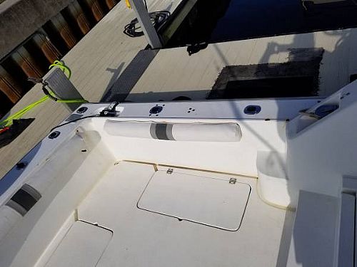 Fishing Boats Listing: 1988 luhrs 290 sport