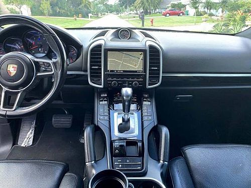  Listing: 2016 porsche cayenne
