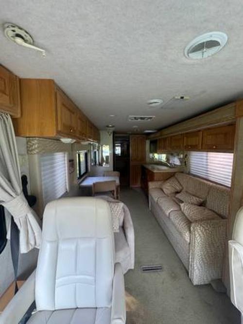 Motor Home Listing: 2001 monaco roadmaster