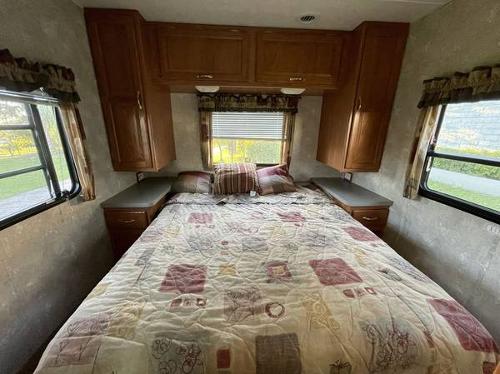Motor Home Listing: 2004 coachmen mirada
