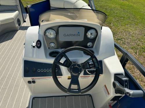 Pontoons Listing: 2022 lexington 623 series