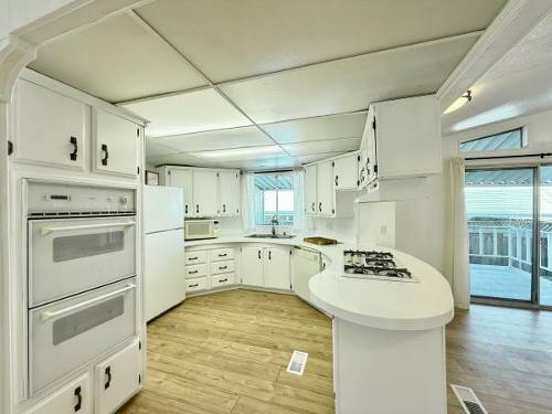 Manufactured / Mobile / Modular Home Listing: 1984 n/a manufactured