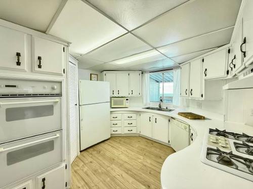 Manufactured / Mobile / Modular Home Listing: 1984 n/a manufactured