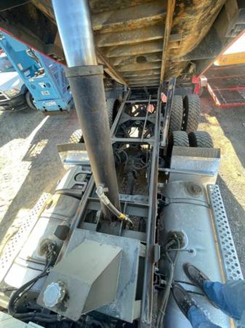 Commercial Truck / Light & Heavy Equipment Listing: 2013 kenworth t800 dump